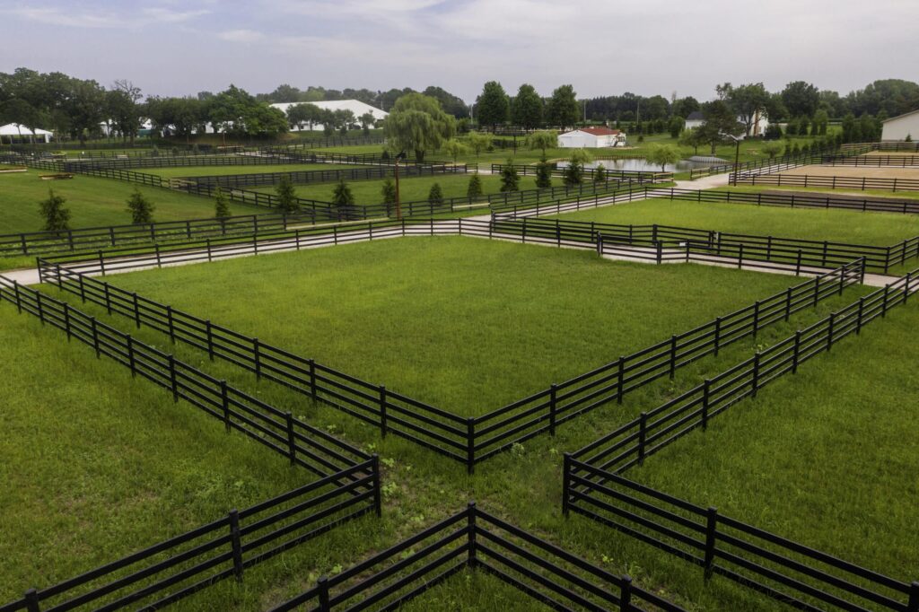 From Dream to Reality: Inspiring Black Fencing Designs for Your Property 